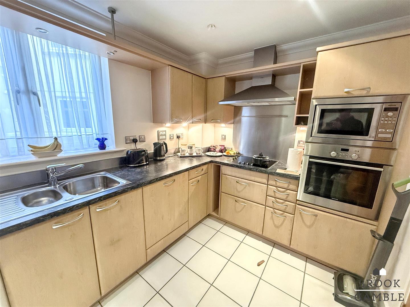 2 Bedroom Apartment. 54 Grand Parade in Eastbourne,  7